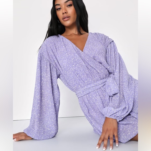 LuLu’s Weekend Charm Lilac Floral Plisse Belted Balloon Sleeve Romper Playsuit - Picture 3 of 6